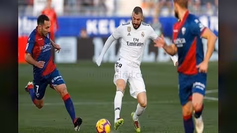 بيل يقود ريال مدريد للإفلات بثلاث نقاط من ملعب ويسكا في الدوري الإسباني.. فيديو