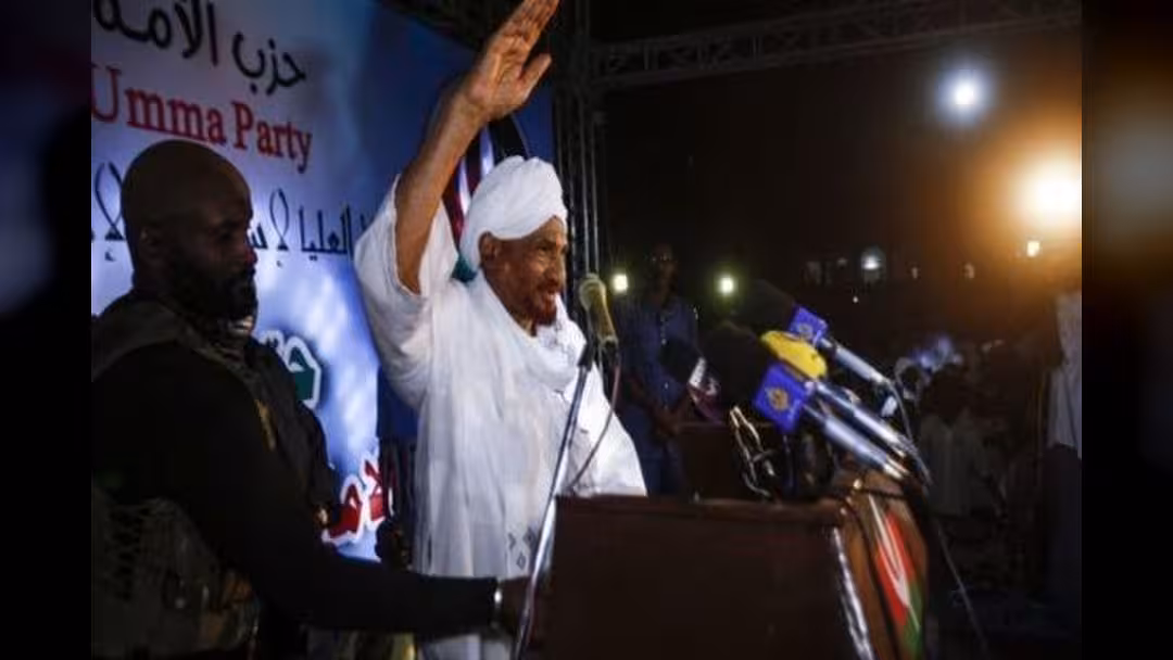 زعيم المعارضة السودانية يدعو لتشكيل حكومة توافقية
