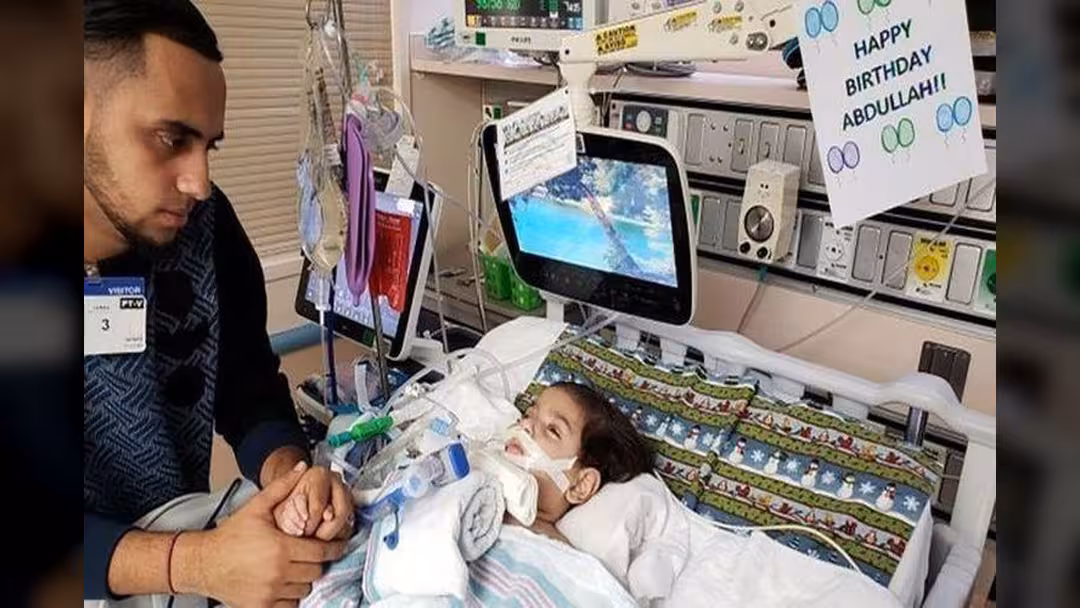 وفاة طفل يمني ناضلت أمه لرؤيته في الولايات المتحدة