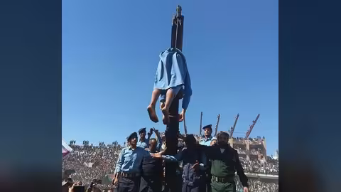 تنفيذ الإعدام ضد قاتل الطفلة آلاء الحميري في إب بحضور  جماهيري.. فيديو