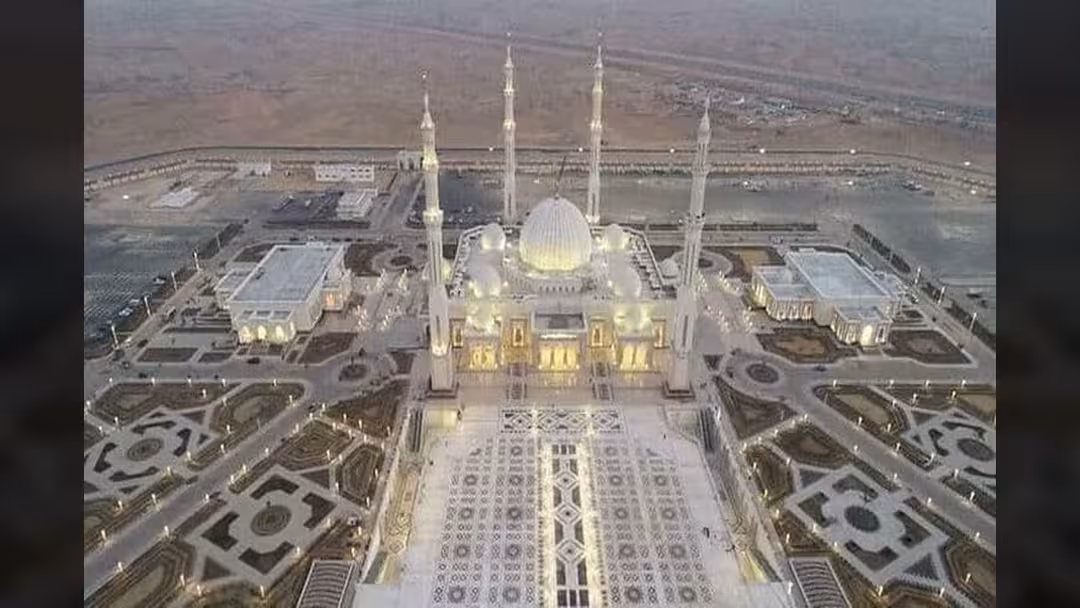 بالصور.. تعرف على أضخم مسجد في العالم سيتم افتتاحه بالقاهرة