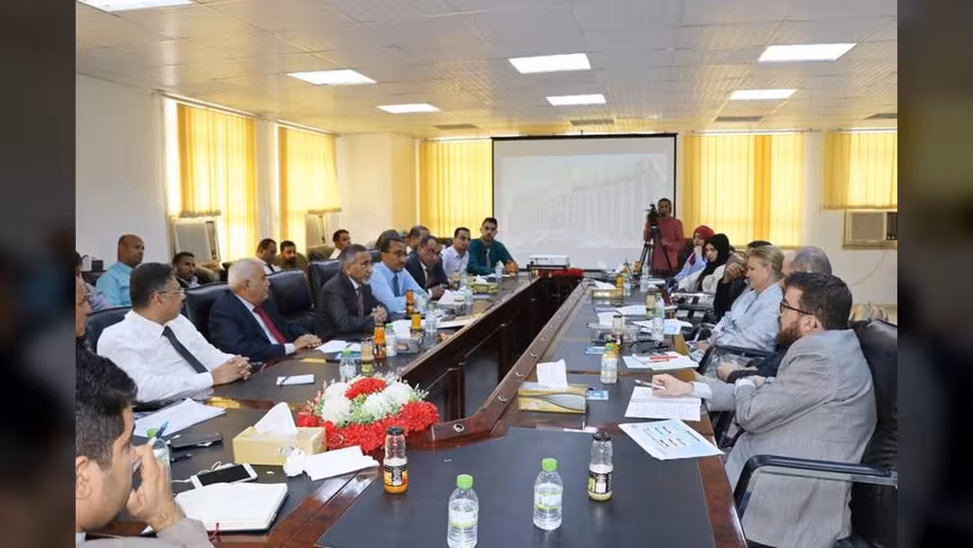 محافظ البنك المركزي يلتقي فريق الأمم المتحدة في اليمن برئاسة غراندي