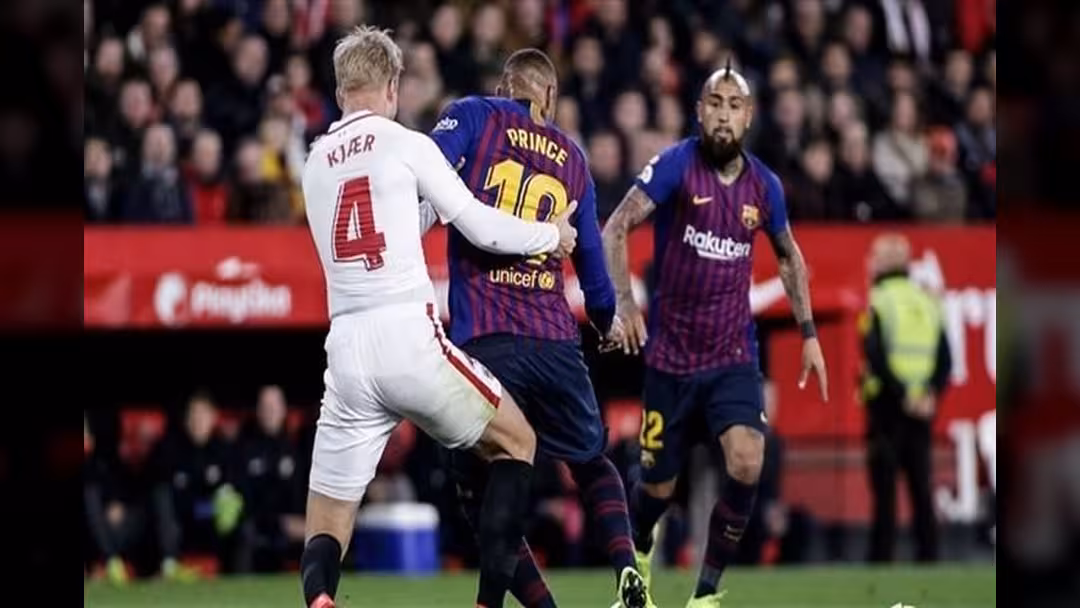 إشبيلية يسقط برشلونة بثنائية في كأس ملك إسبانيا.. فيديو
