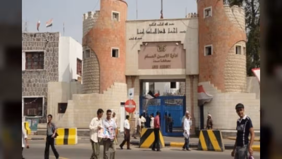 شرطة عدن: المتهم بقتل فتاة دهساً يسلم نفسه بعد كشف هويته