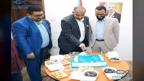 بالتفاصيل والصور.. الزبيدي وبن بريك يدشنان مؤسسة وإذاعة هنا عدن