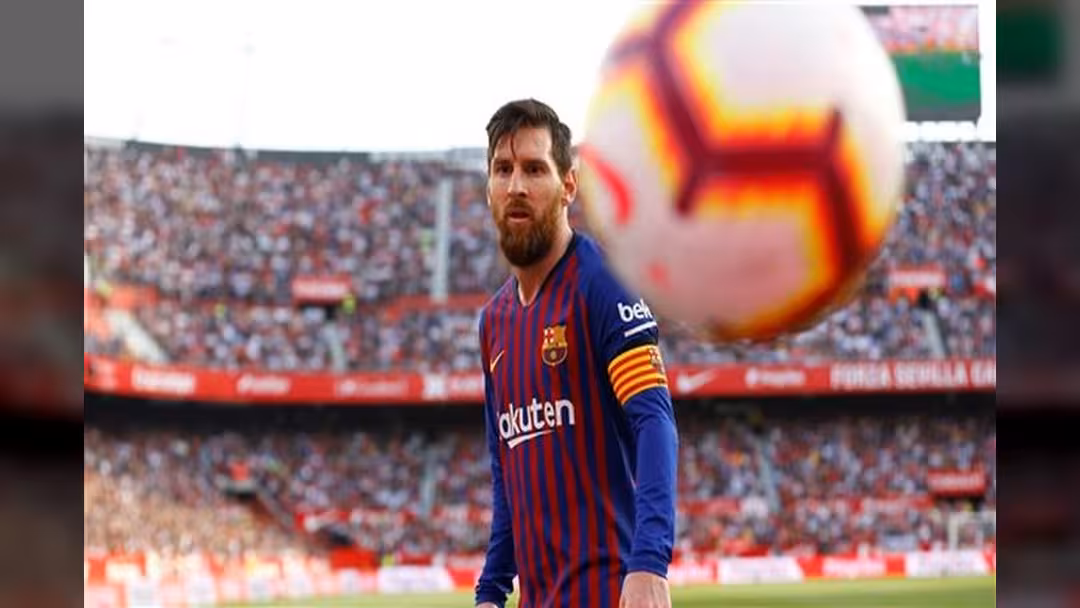 مدرب برشلونة يقر باعتماد الفريق على ميسي