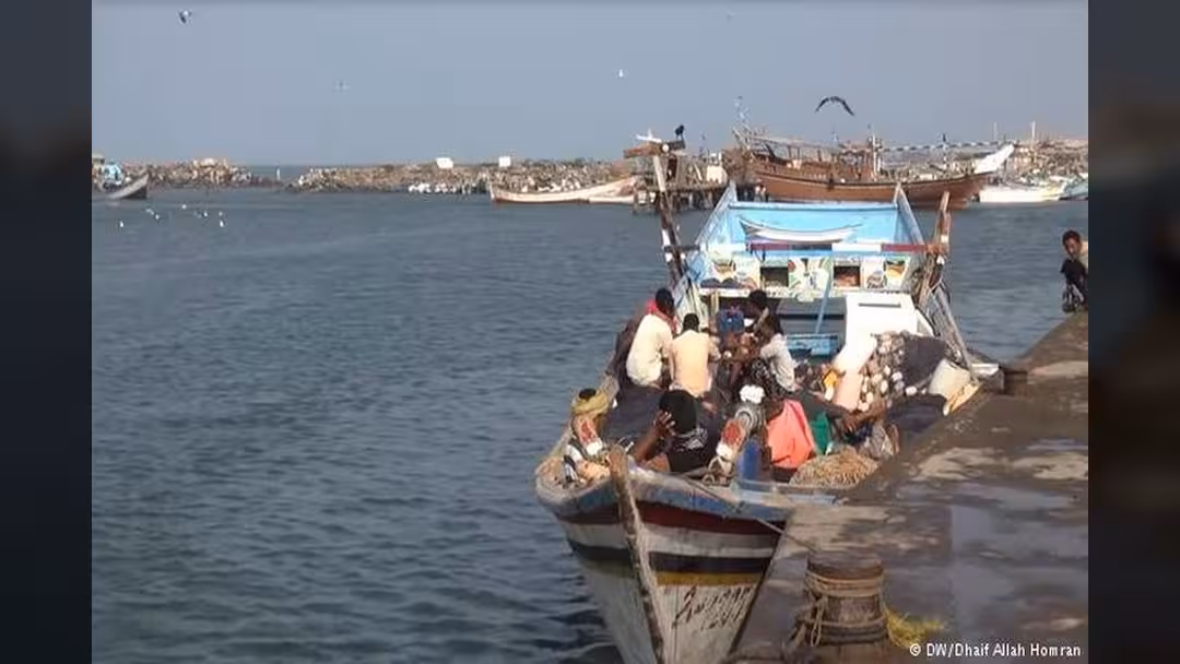 معاناة مزدوجة للصيادين في الحديدة بين القصف والمجاعة