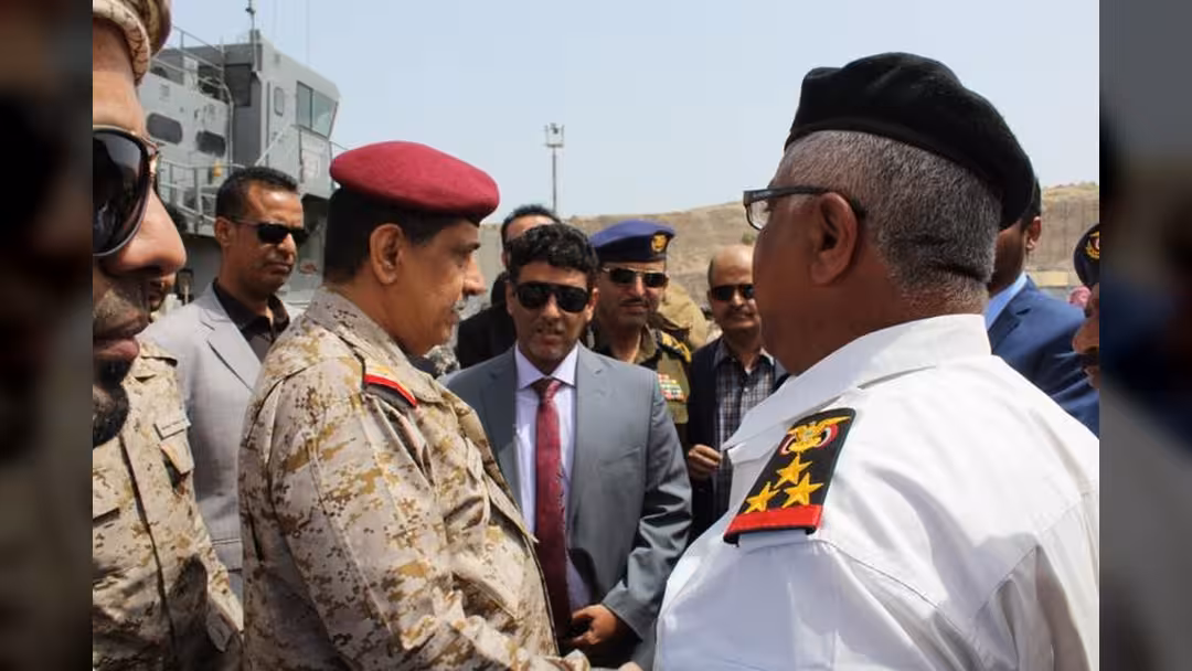 اللجنة الرئاسية في المهرة تتفقد ميناء نشطون واحتياجات القوات البحرية