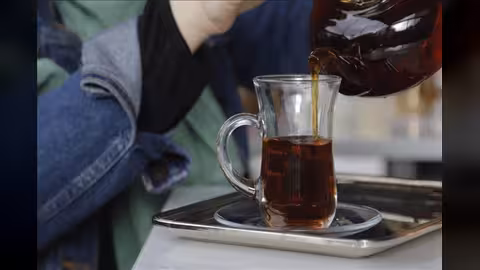 دراسة أمريكية: شرب الشاي الساخن يضاعف خطر الإصابة بسرطان المريء‎