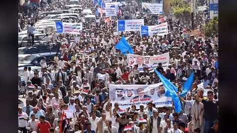 بالفيديو والصور.. الإصلاح ينظم تظاهرة تدعم التحالف في تعز