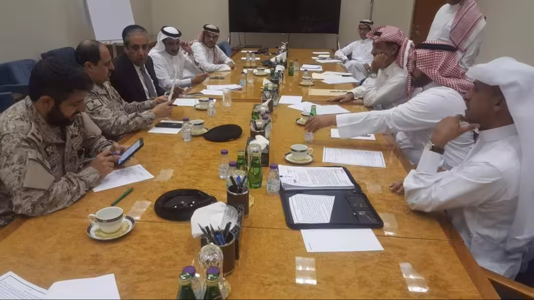 معياد يعلن اتفاقاً بتحويل دعم السعودية ورواتب التحالف عبر المركزي اليمني