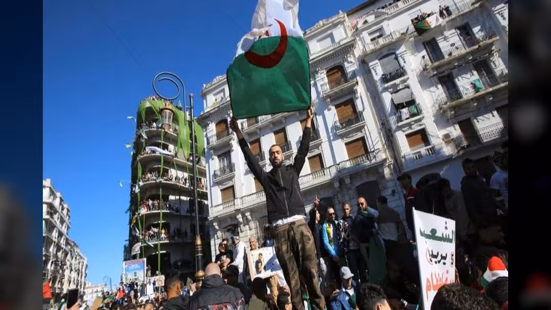 تعرف على قائمة الممنوعين من مغادرة الجزائر