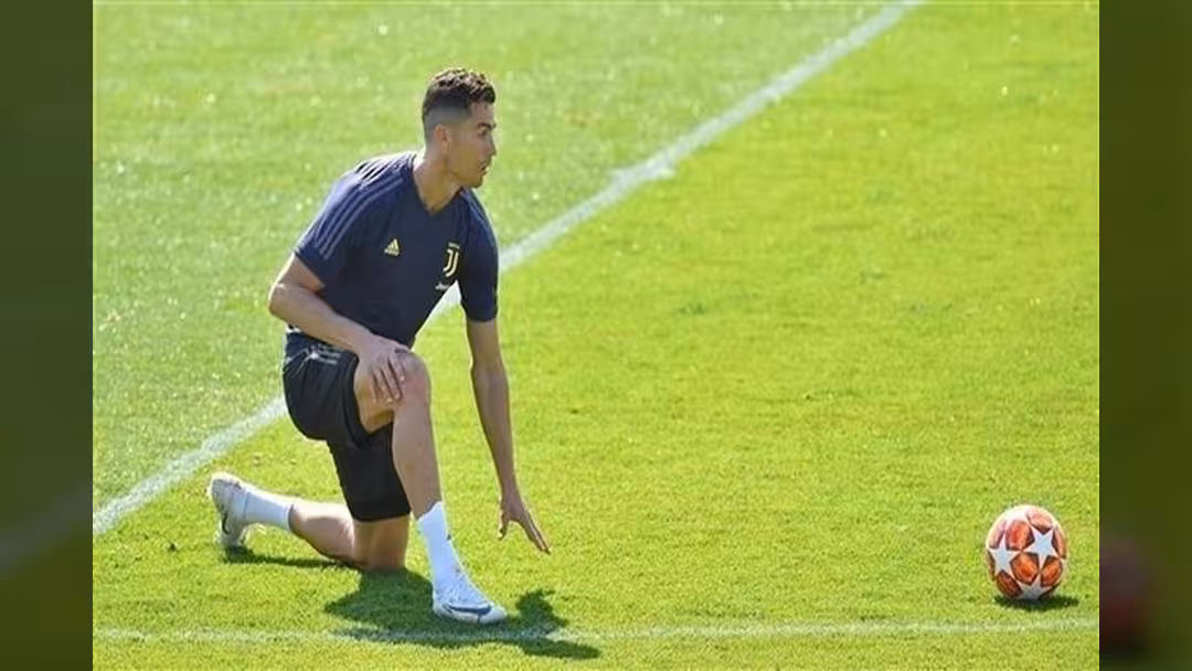 يوفنتوس يتشبث بمشاركة رونالدو أمام أياكس في دوري الأبطال