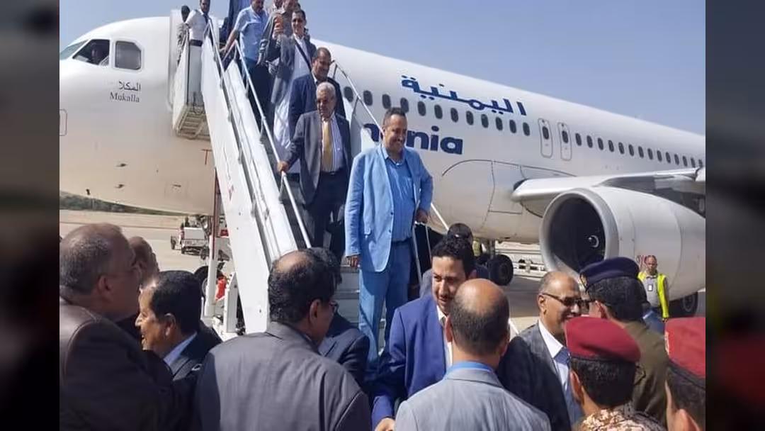 بالصور.. أعضاء البرلمان يصلون إلى مدينة سيئون