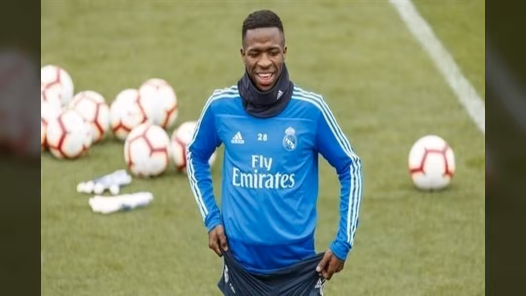 زيدان يستبعد فينيسيوس من قائمة ريال مدريد للقاء خيتافي