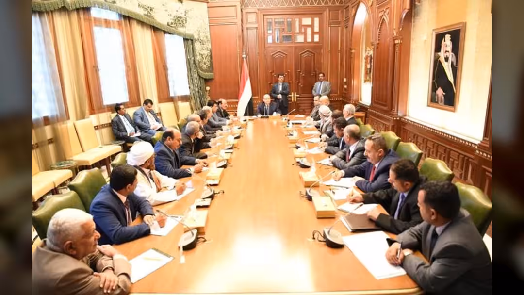 هادي يترأس اجتماعاً لتحالف الأحزاب والمكونات السياسية المؤيدة للشرعية