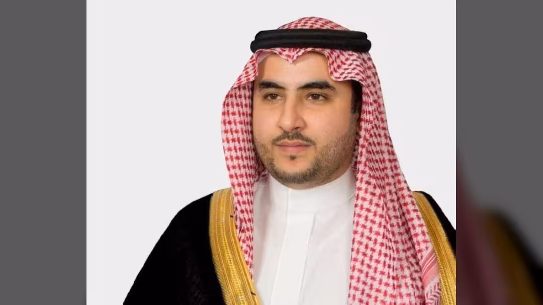 خالد بن سلمان: سنواجه بحزم وصرامة بعد قصف مطار أبها