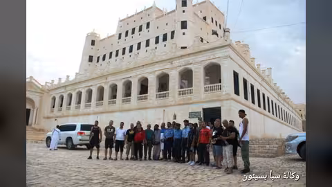 أبطال العالم للملاكمة العربية يزورون قصر سيئون التاريخي.. صور