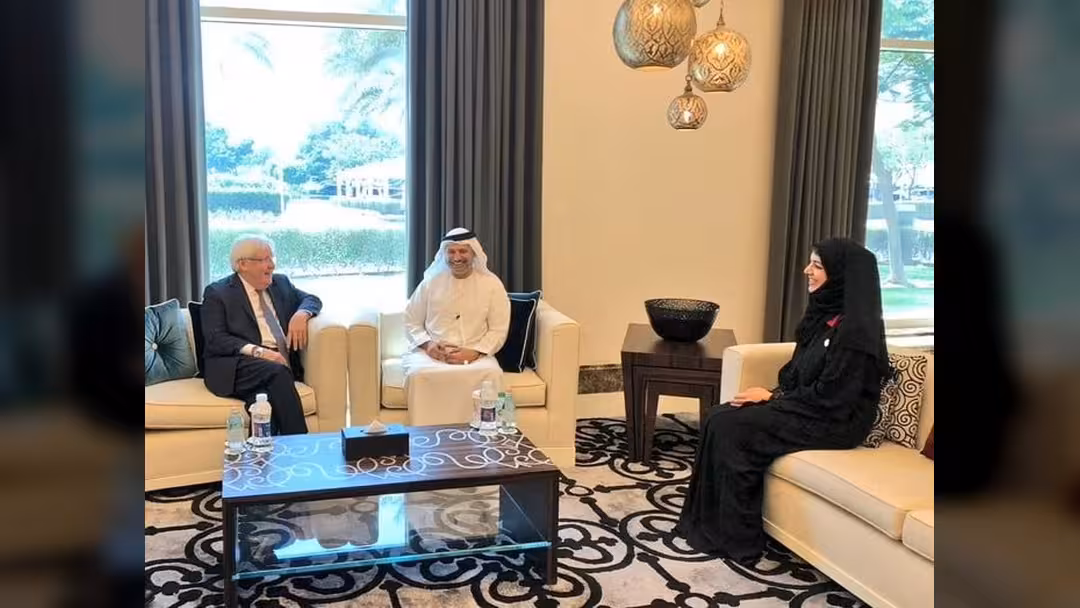 غريفيث يلتقي قرقاش والهاشمي في أبوظبي لمناقشة السلام في اليمن