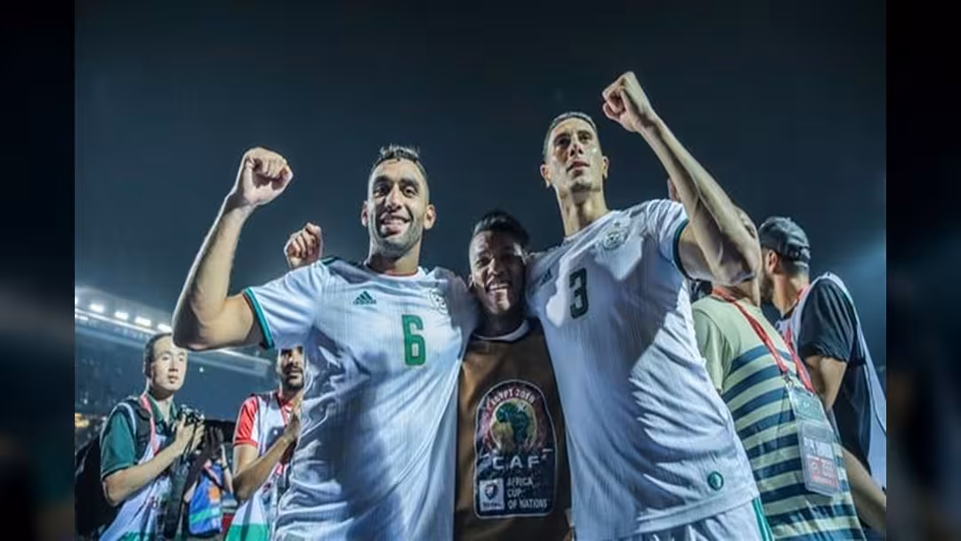 وزارة الدفاع الجزائرية تخصص 9 طائرات لنقل المشجعين لحضور نهائي أمم أفريقيا في مصر