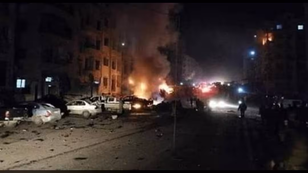 بالفيديو.. تفاصيل مواجهات عنيفة في عتق شبوة وتقدم الشرعية.. واتهام القوات الإماراتية