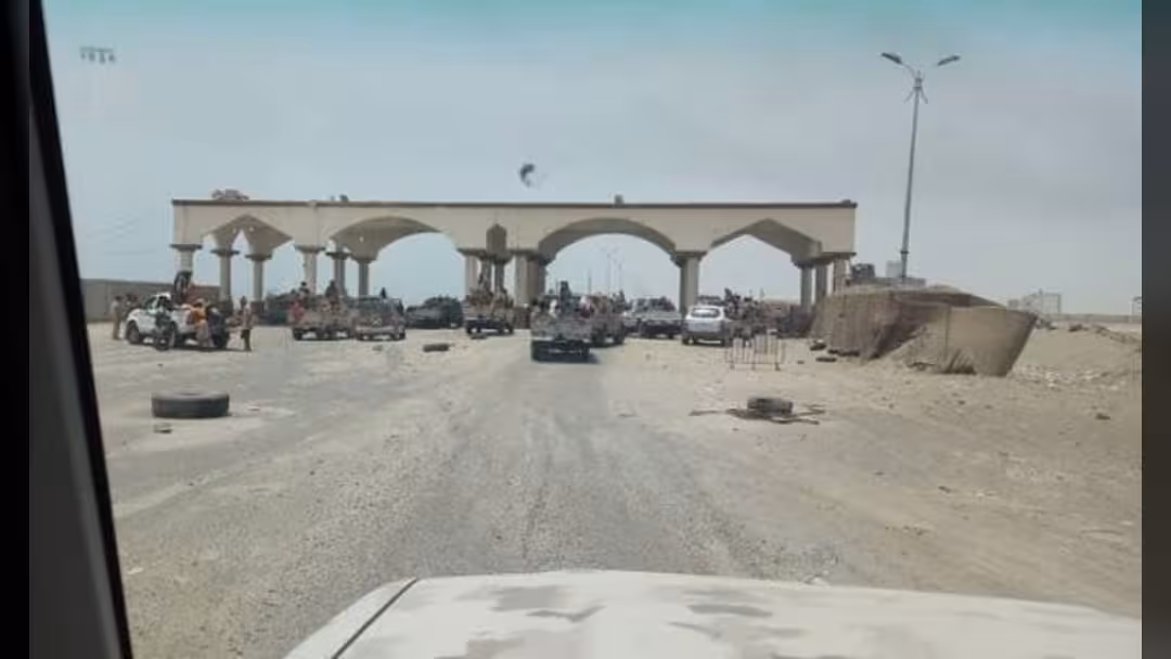 فيديو.. عشرات القتلى والجرحى من قوات الشرعية جراء غارات إماراتية في عدن وأبين