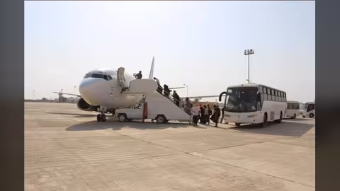 التحالف يسير رحلتين جويتين بين المهرة وسقطرى لنقل ركاب