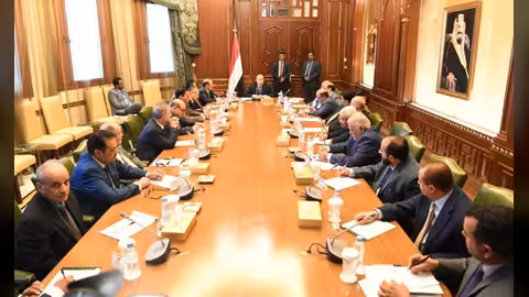 هذا ما خرج به اجتماع الرئيس هادي بمستشاريه حول اتفاق الرياض