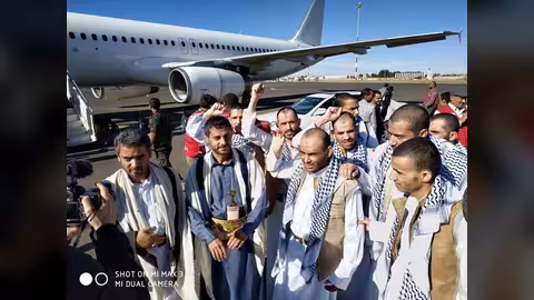 المرتضى يؤكد استقبال 128 أسيراً.. ومحمد البخيتي: بعضهم مرحلون - صورة