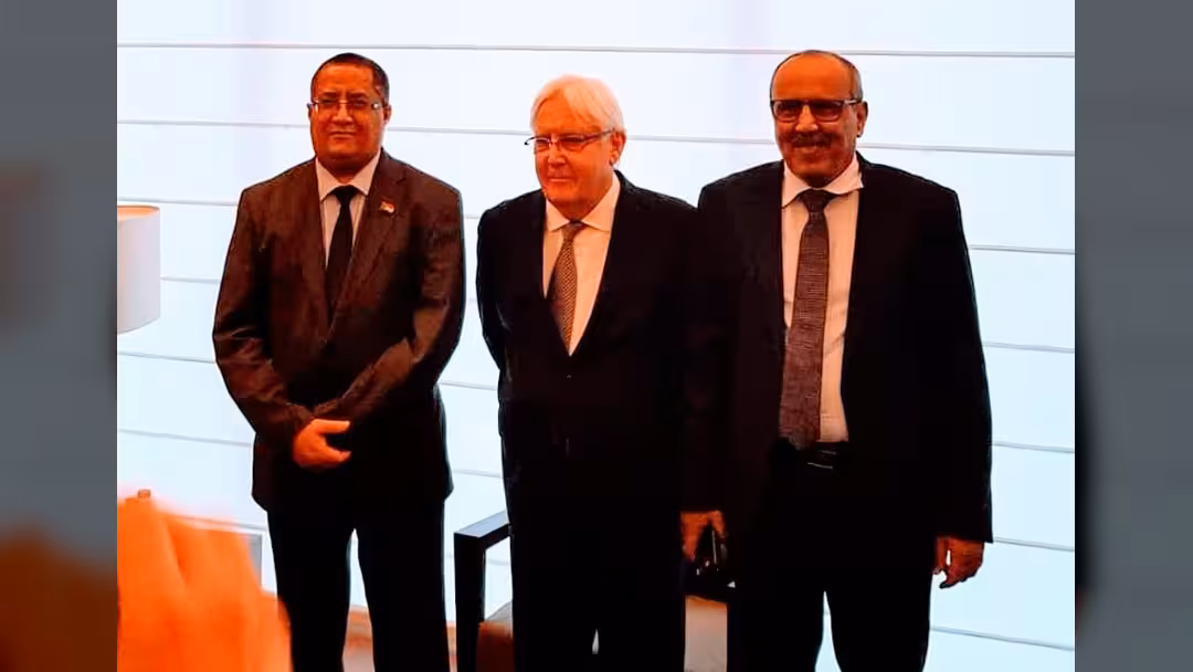 بينها البيض.. قيادات في الانتقالي تلتقي غريفيث في الرياض