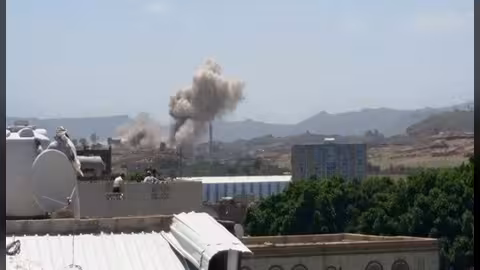 غارات مكثفة في صنعاء ومحافظات عدة والتحالف يعلن عملية نوعية