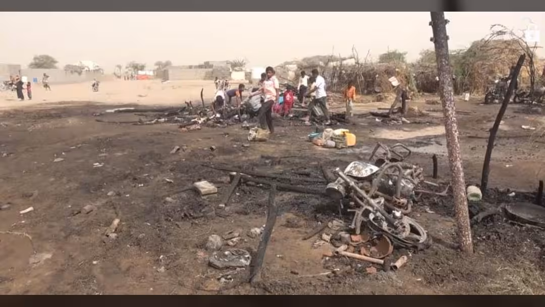وفاة طفلة بحريق بمخيم في الحديدة والهلال الإماراتي يغيث المتضررين