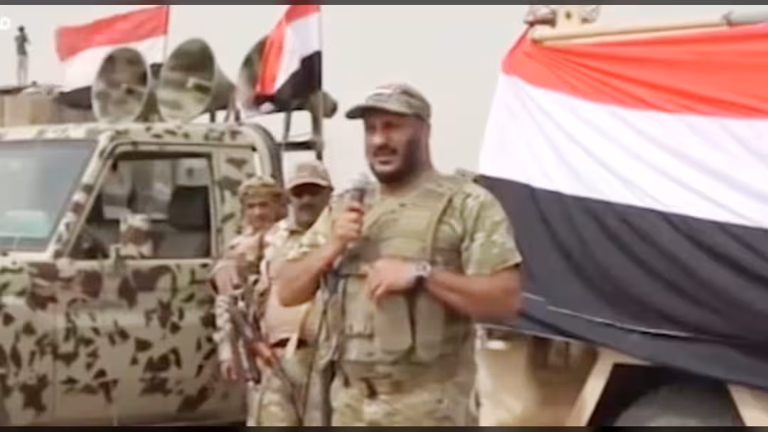 طارق صالح: عهداً أن تظل بندقية المقاومة الوطنية ضد المليشيات الإيرانية