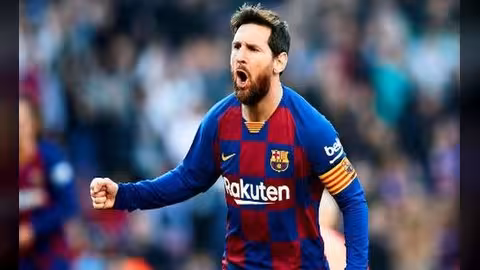 ميسي: التوقف قد يساعد برشلونة على التتويج بدوري الأبطال