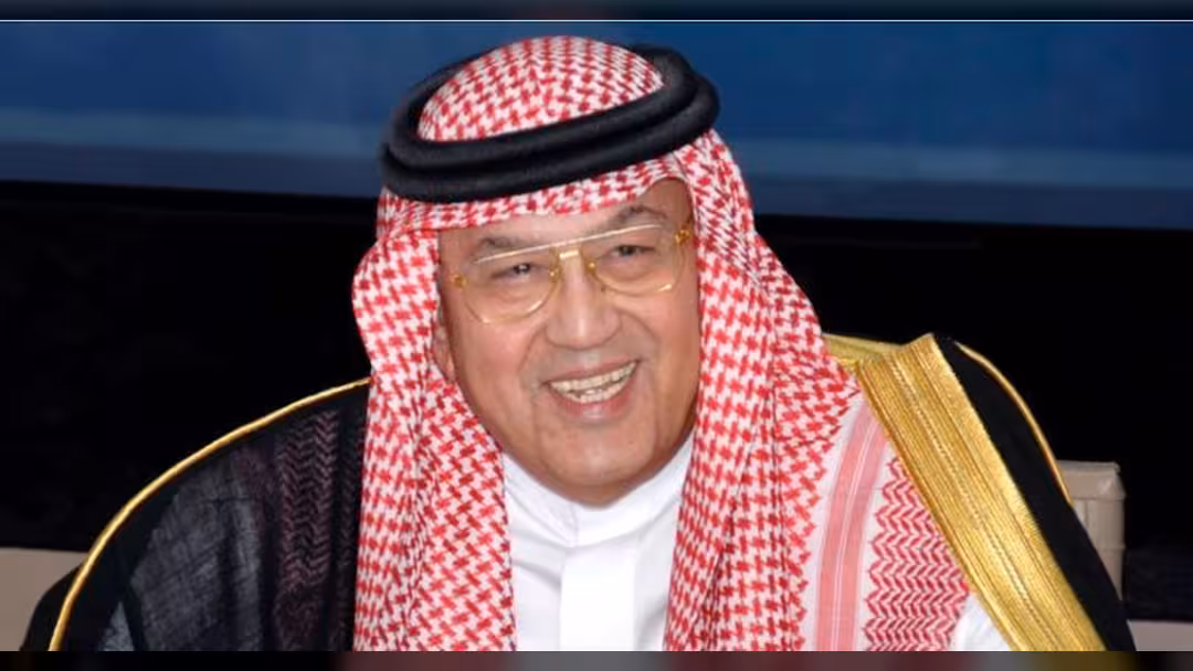 قصيدة القصيبي رسالة المتنبي الأخيرة إلى سيف الدولة