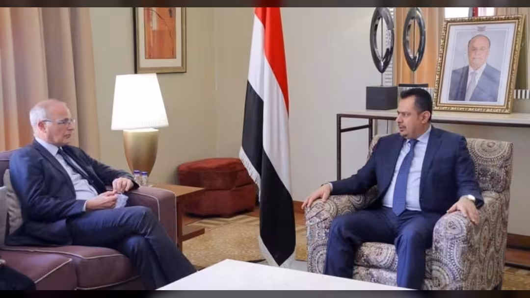 معين عبدالملك لسفير بريطانيا في اليمن: التغاضي الأممي يشجع الحوثي