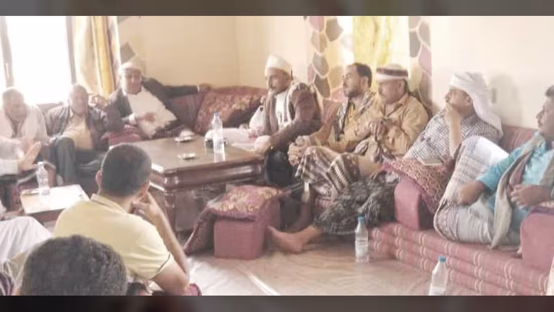 بيان عن مشايخ وأعيان الحجرية تعز يرفض أي استحداثات ويحذر