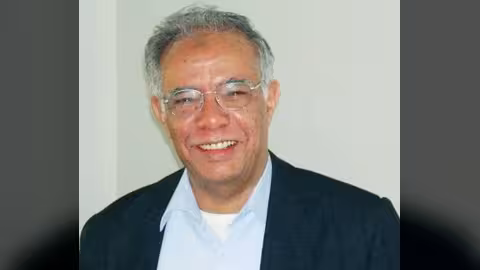 الميلاد: تخطيط على جسد المهد (قصيدة)