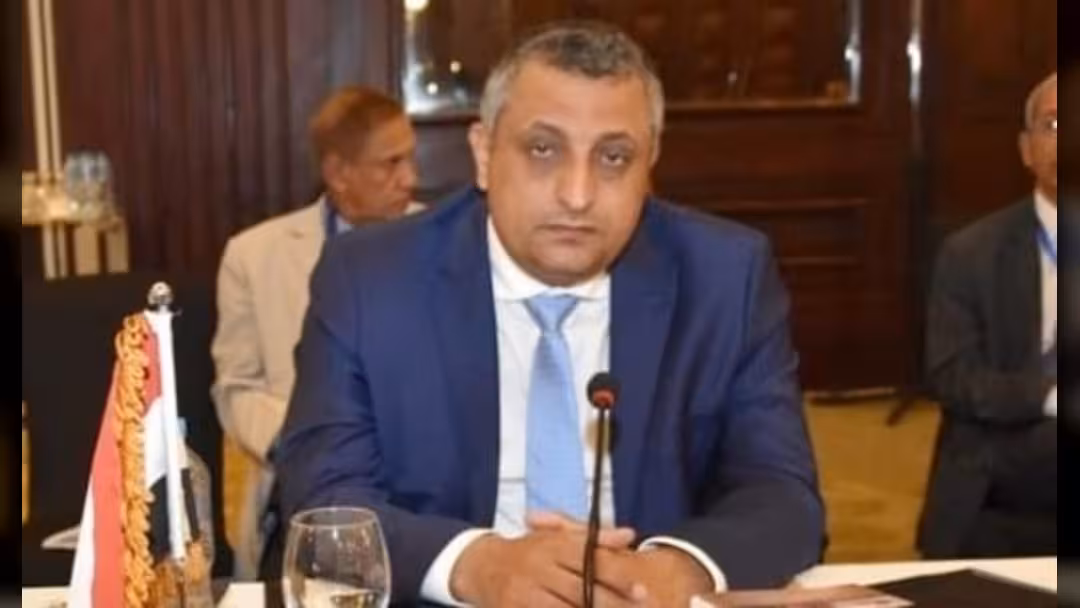 وزير الثقافة يبحث مع الجانب البريطاني منع الاتجار بالآثار اليمنية