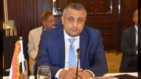 وزير الثقافة يبحث مع الجانب البريطاني منع الاتجار بالآثار اليمنية