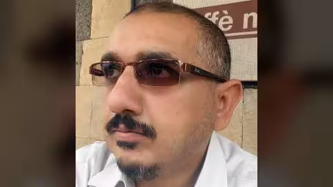 فلتعذليه لعل العذل يُنطقه