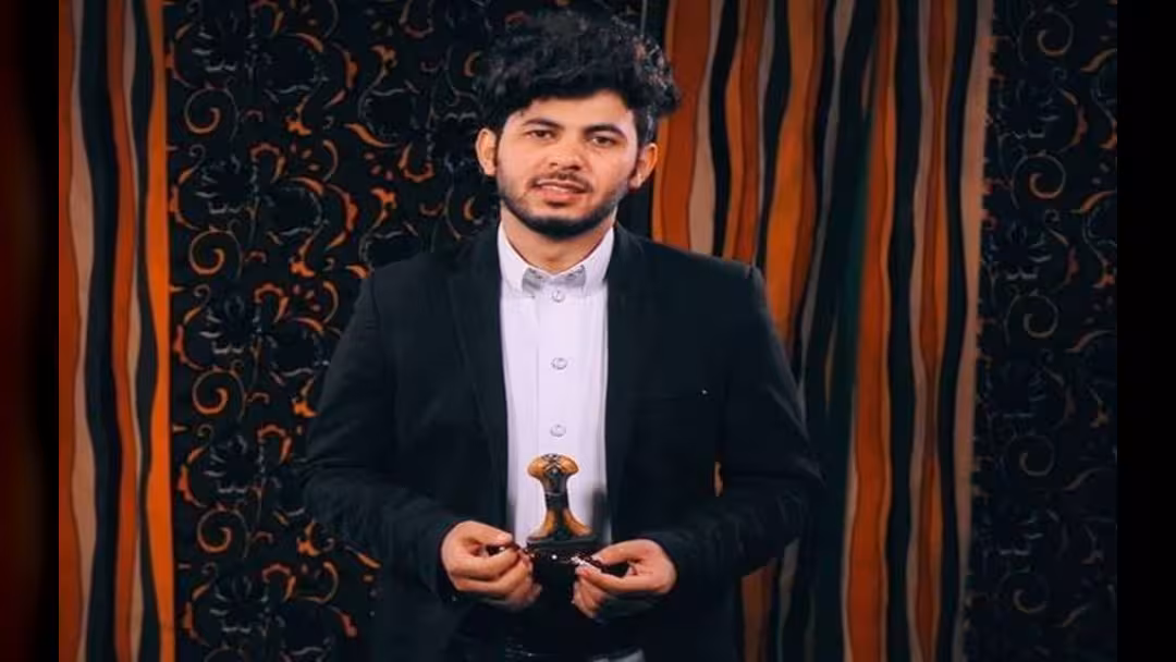 أيمن قصيلة في حوار: الجمهور اليمني يحترم الفنان أكثر عندما يعتز بهويته