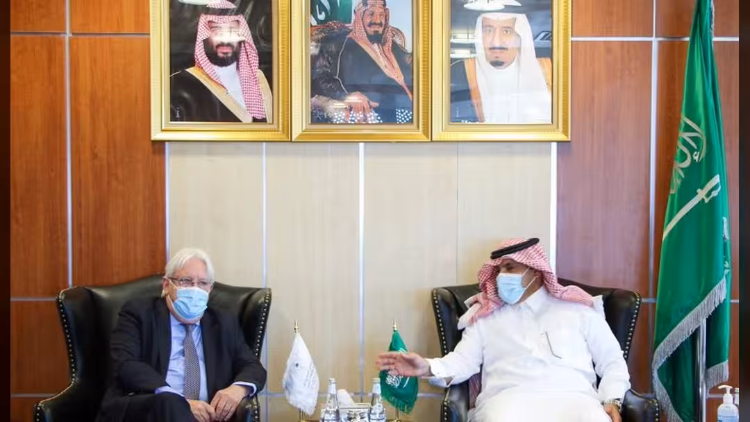 السفير السعودي يناقش مع غريفيث مستجدات جهود معاينة صافر