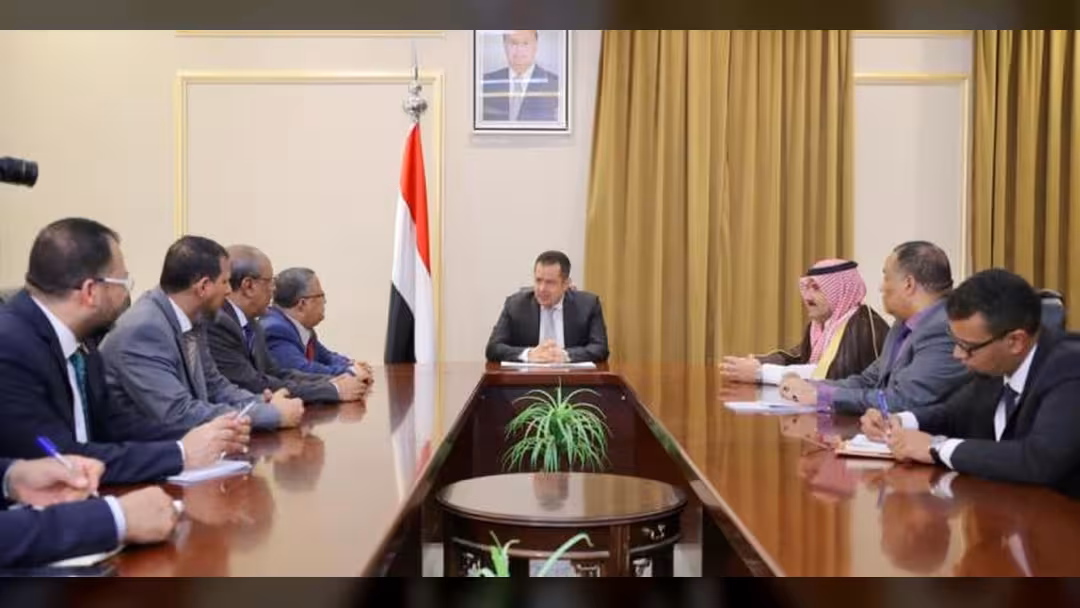 معين عبدالملك يستأنف مشاورات تشكيل الحكومة بلقاء وفد الانتقالي