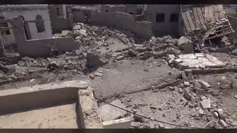 الحوثيون يكثفون استهداف قرى الحديدة ويدمرون منازل في حي منظر