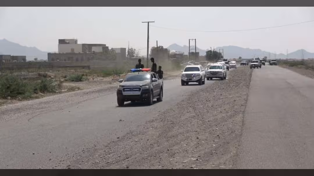 قذيفة أطلقها الحوثيون تقتل مدنيين اثنين وتصيب ثالثاً في حيس