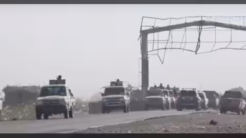 فتح الخط الدولي في أبين بعد انسحاب قوات الشرعية والانتقالي