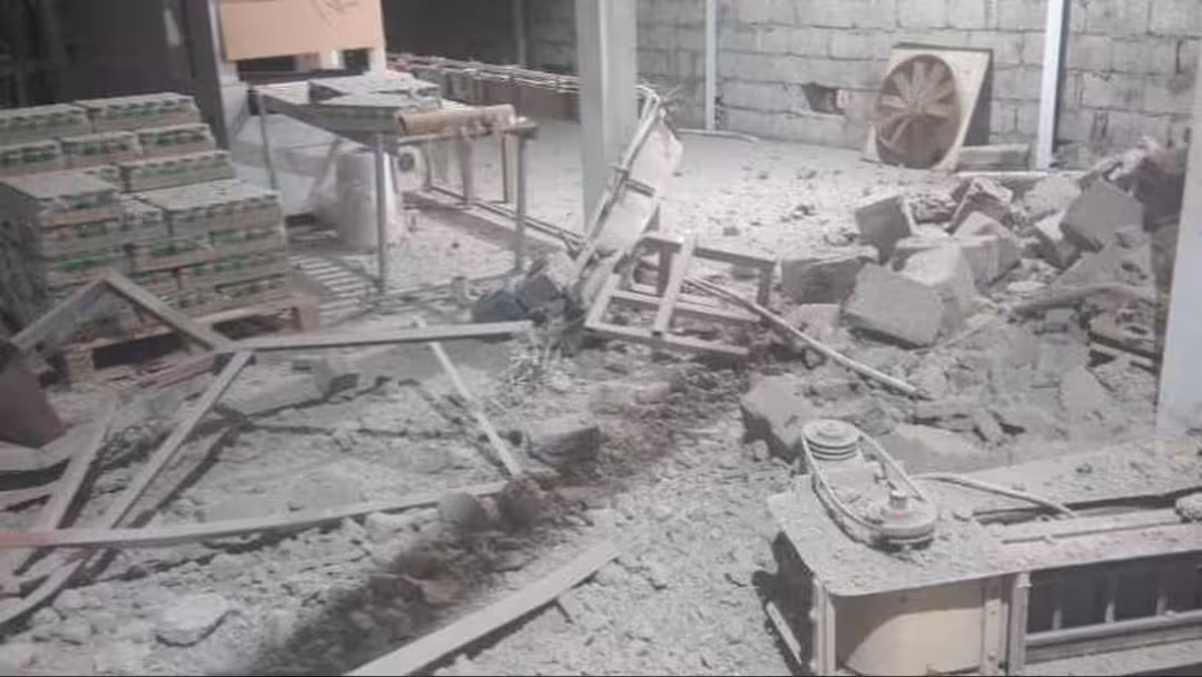 الحديدة: الحوثيون يستهدفون إخوان ثابت وإصابات بعضها خطرة بصفوف العاملين