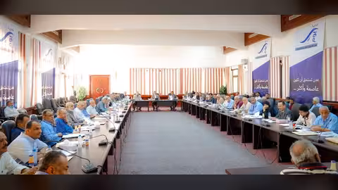 لملس يوجّه مدراء المكاتب التنفيذية في عدن بتهيئة الأجواء لعودة الحكومة