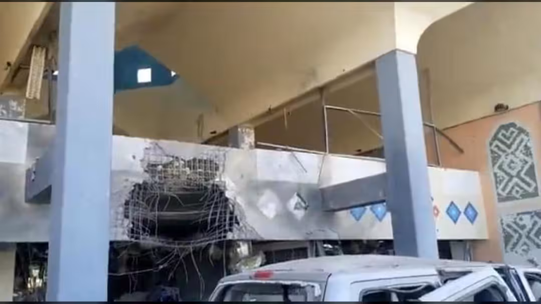 الحكومة اليمنية: مليشيات الحوثي نفذت الهجوم على مطار عدن